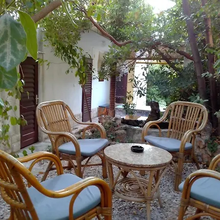 Ivan Dolac 4584b * Jelsa (Hvar)