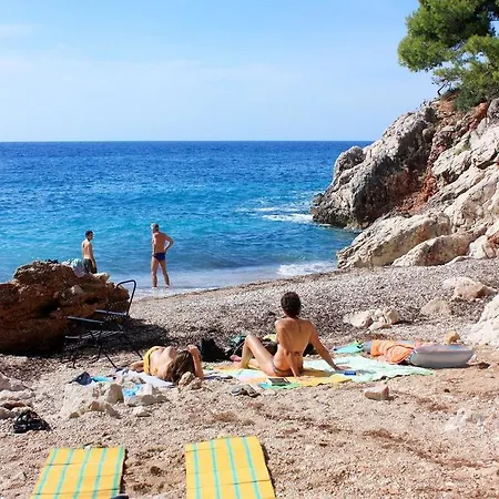 Ivan Dolac 4584b * Jelsa (Hvar)